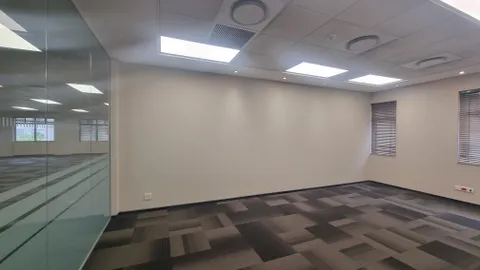 1013sqm Ofice To Let in Illovo  (3)